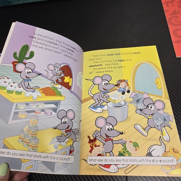 Hooked on phonics learn to read 7 reader books - Picture 4 of 10